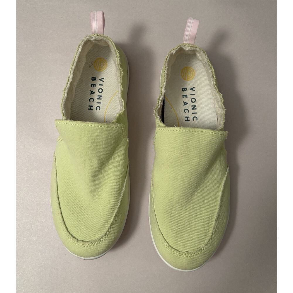 Vionic Beach Malibu Pale Lime Green Slip Ons Size 7.5 Beachy Coastal Casual